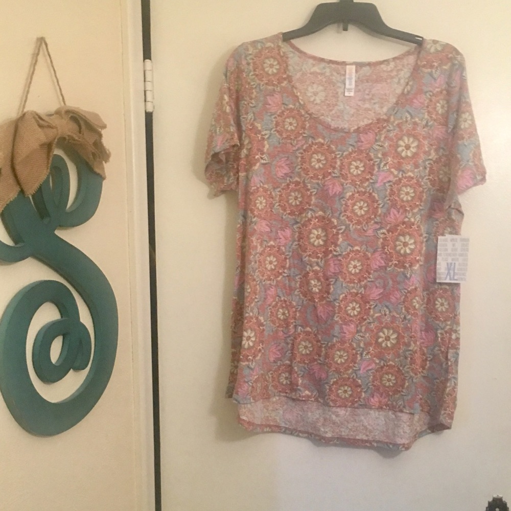 NWT Lularoe xl Classic tee